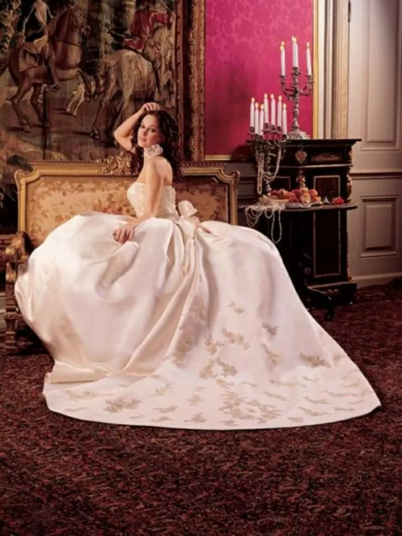 шикарное свадебное платье Производство Великобритания, 